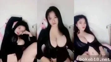 Cewek cantik toket gede pamer memek di live