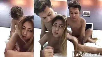 Doggy Pacar Cantik Sambil Rekam Video Nakal